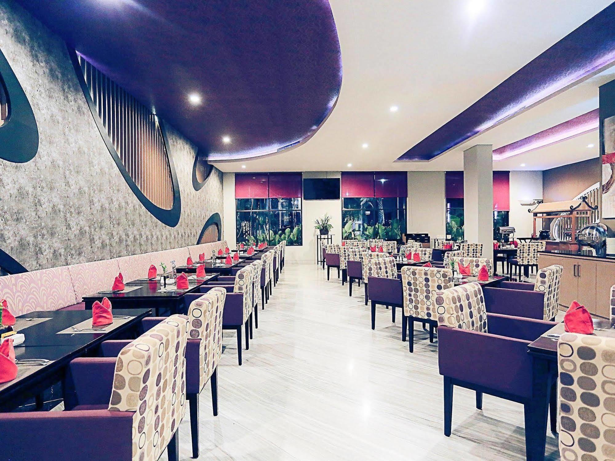 Mercure Palu Exterior foto