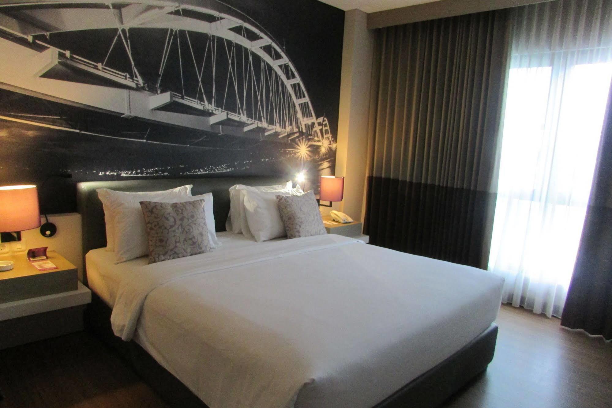 Mercure Palu Exterior foto